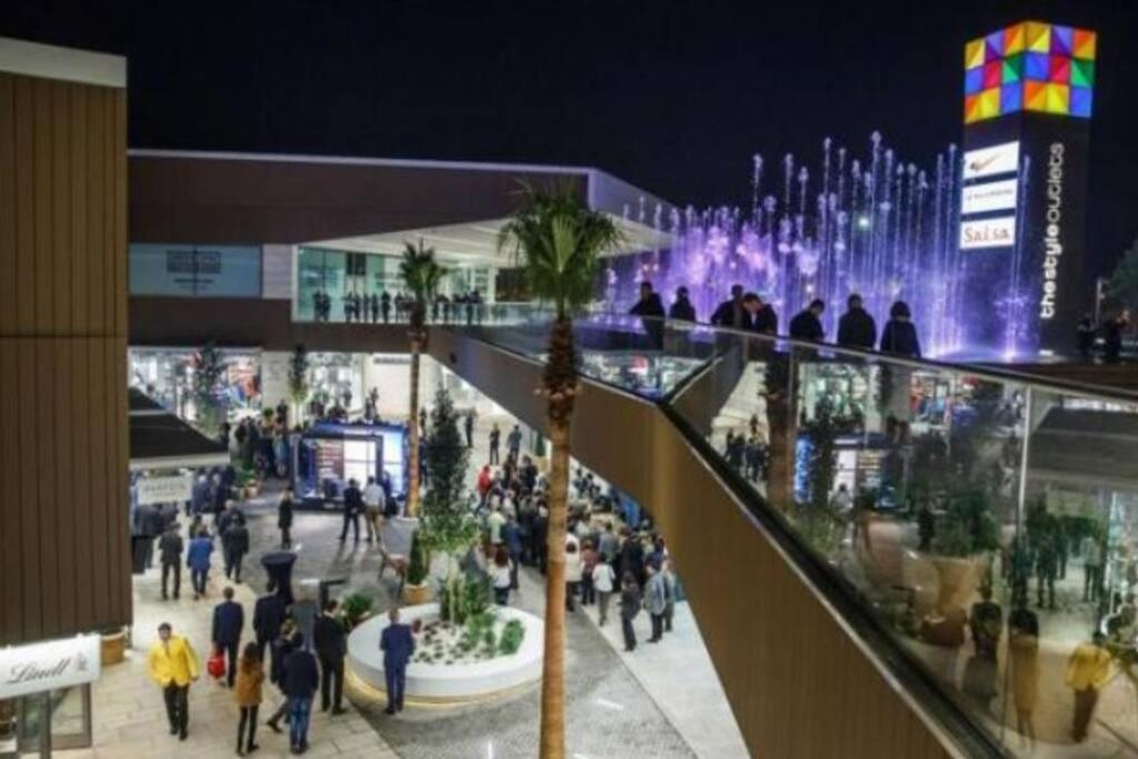 La Casa Del Mamut - Viladecans Viladecáns Exterior foto